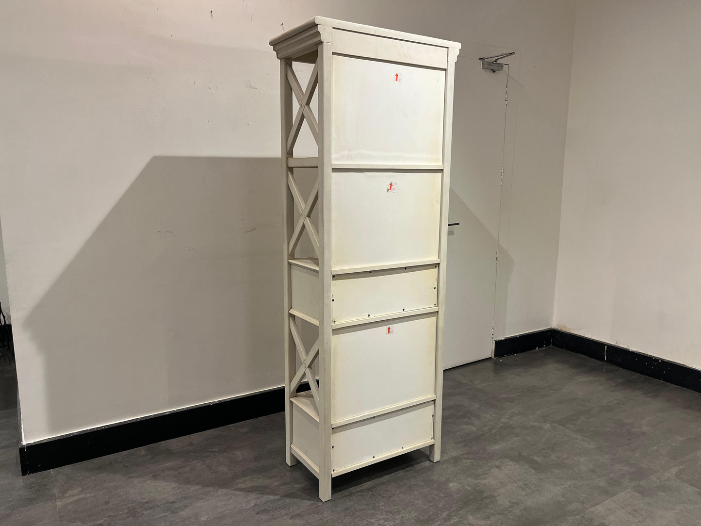 D647-76 - DISPLAY CABINET - NAR