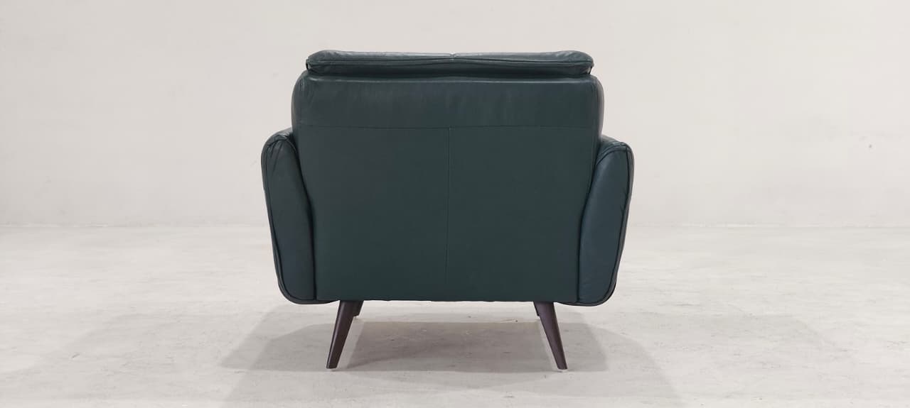 B993-233-24 - ARM CHAIR - BLR WH