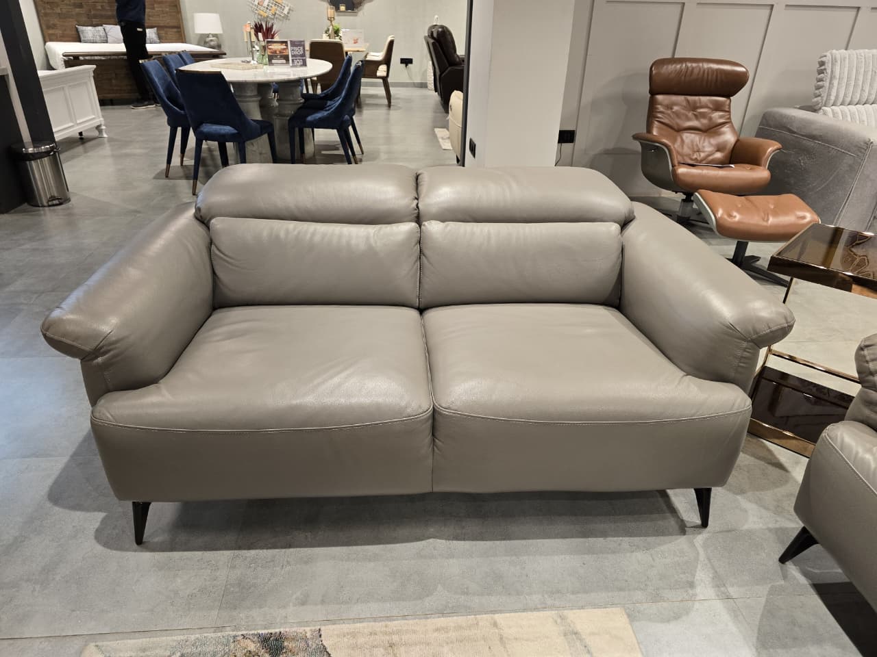 KF.069 - 3+2 SEATER - OUTLET