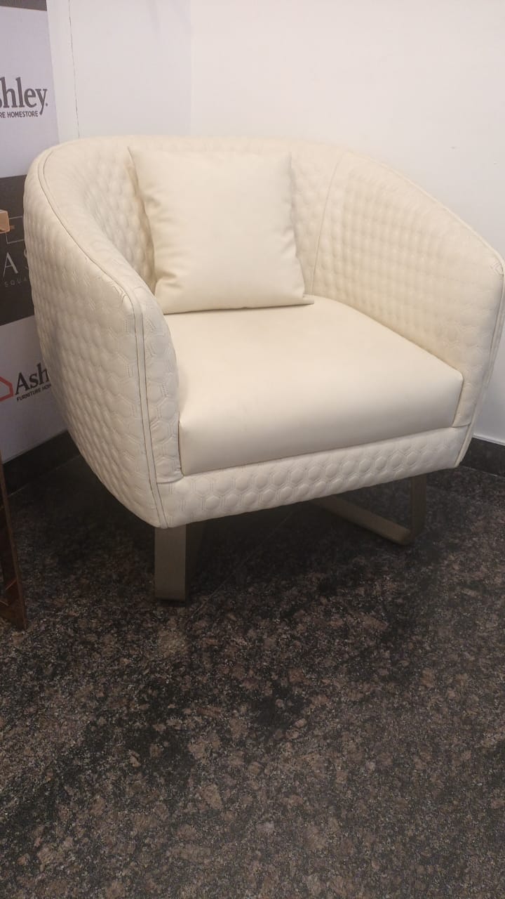 MB003A(2) - SIDE CHAIR - OUTLET
