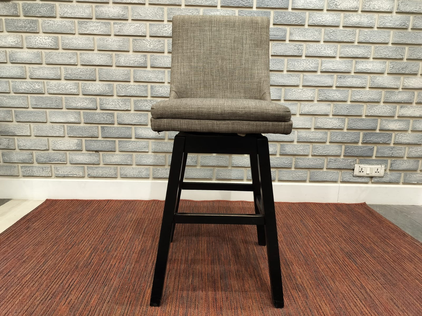 D380-430(1) - BAR STOOL - MUM