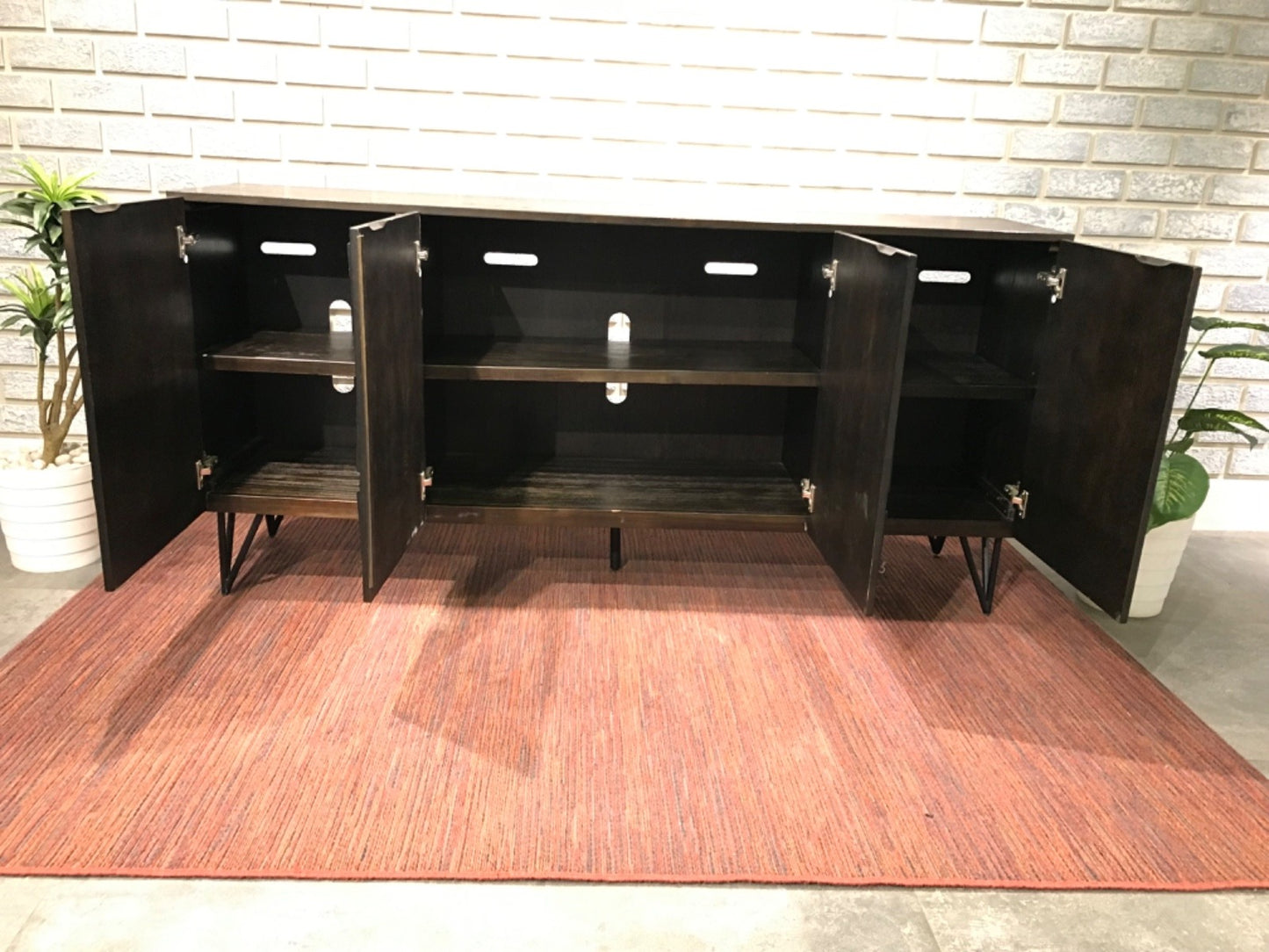 W648-68 - TV STAND - MUM