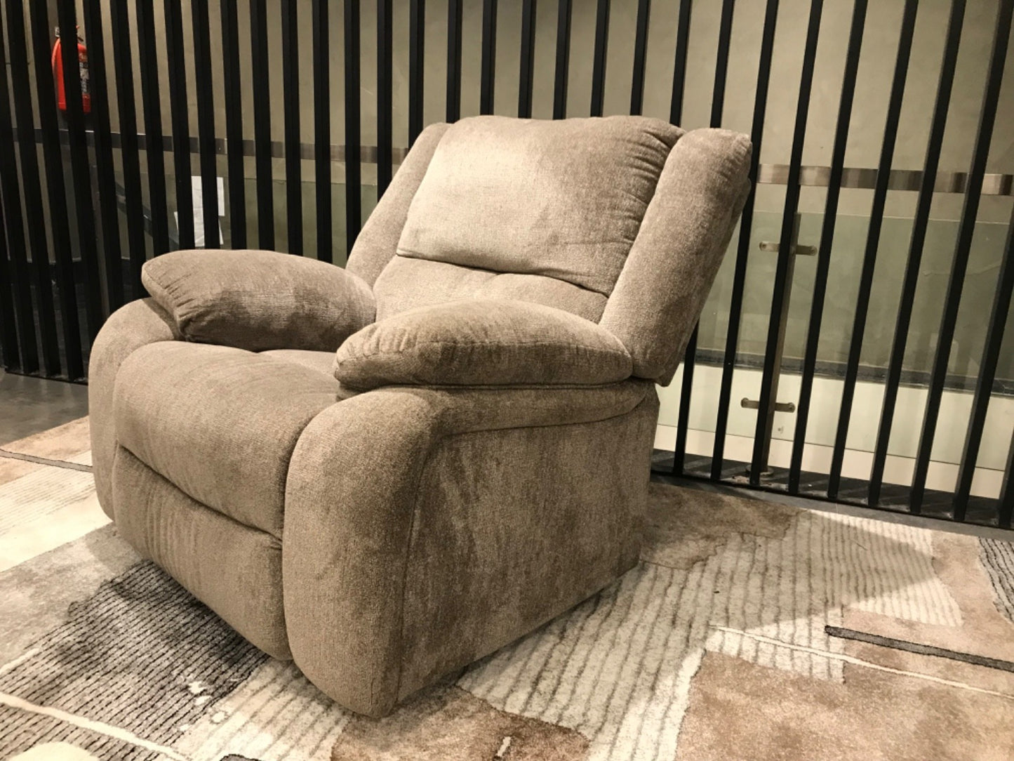 7650525 - 1 SEATER RECLINER(MANUAL) - MUM