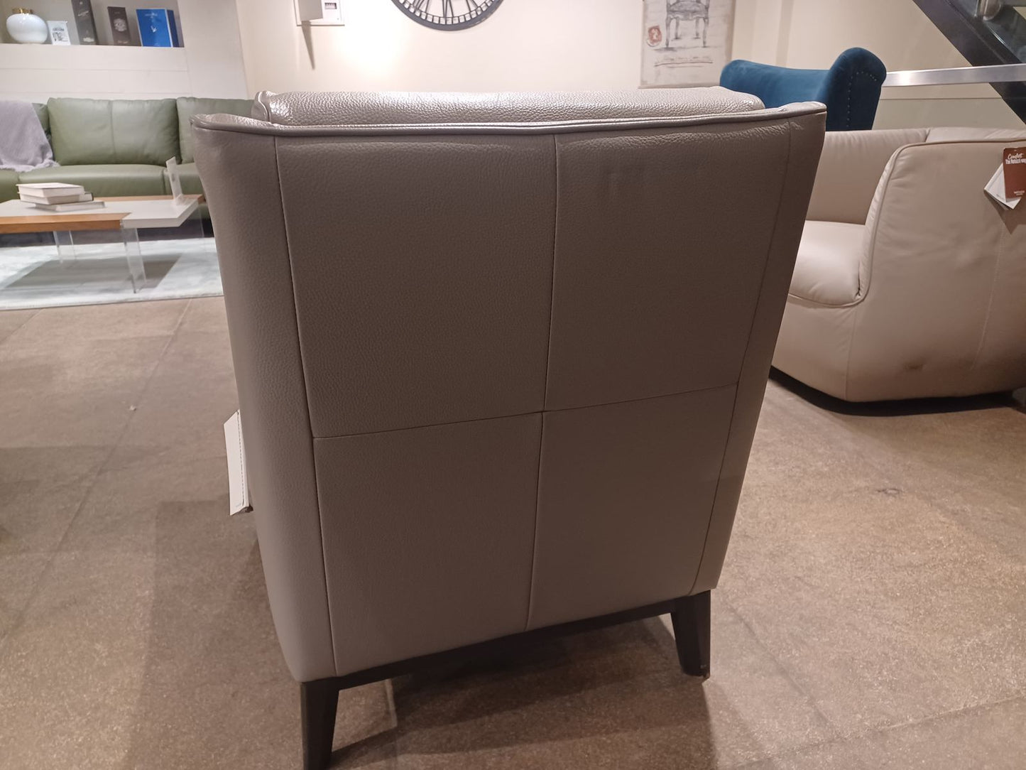 C011 - ACCENT CHAIR - WFD
