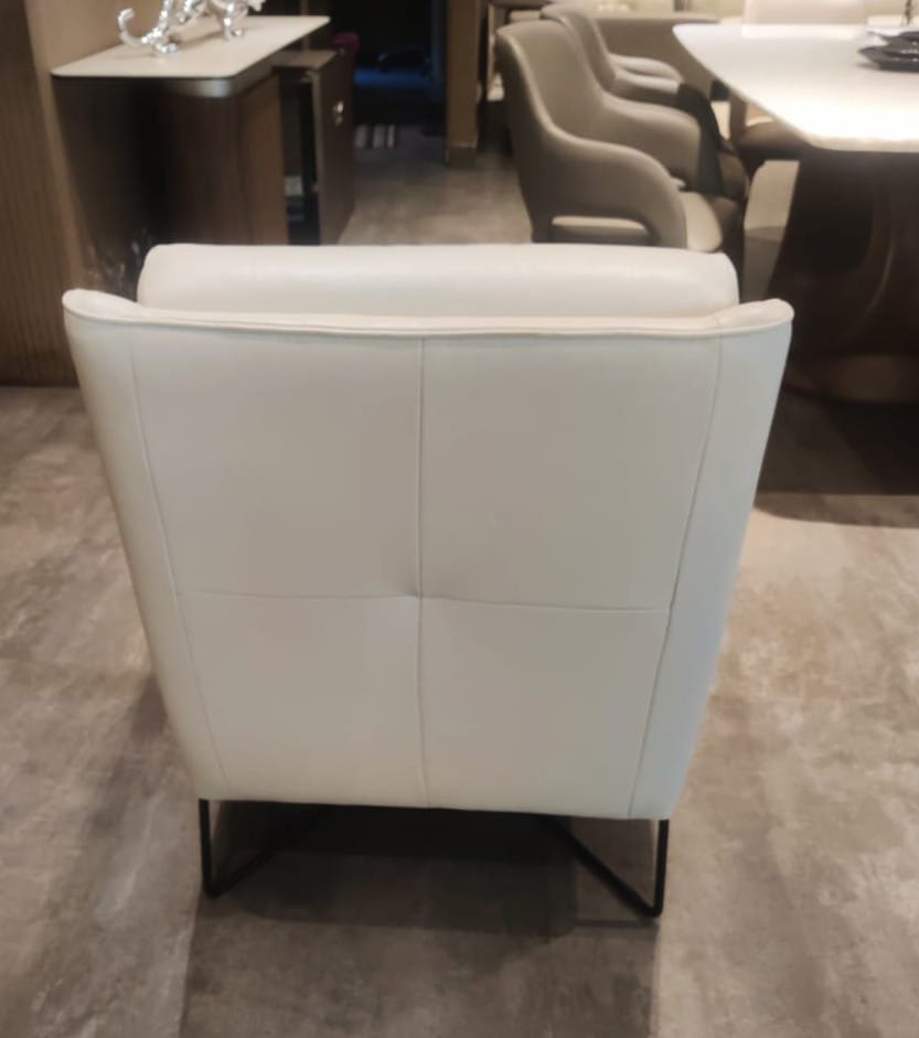 B903-003-10-10B - ARM CHAIR - STJ