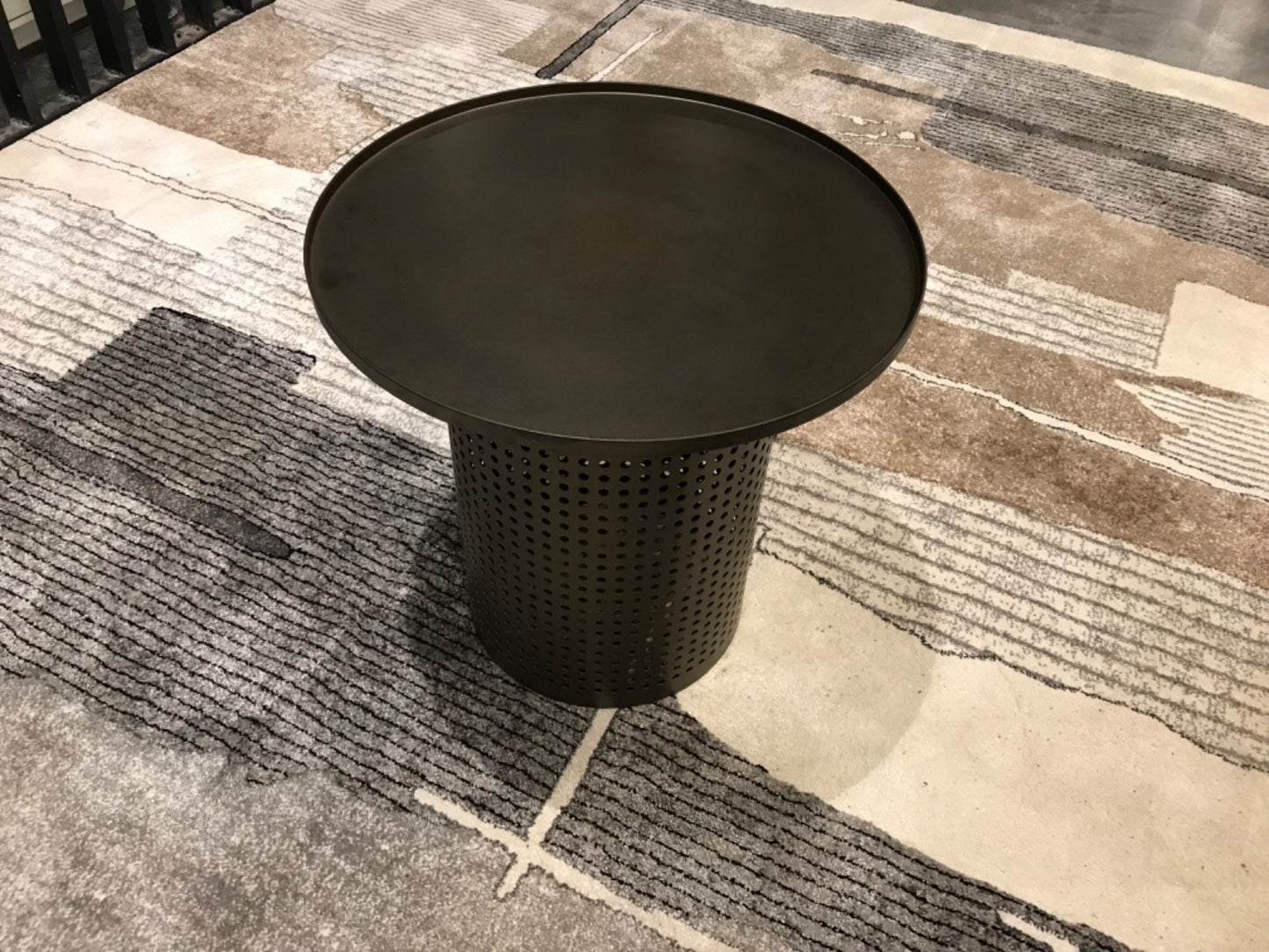 450B(2) - SIDE TABLE - MUM