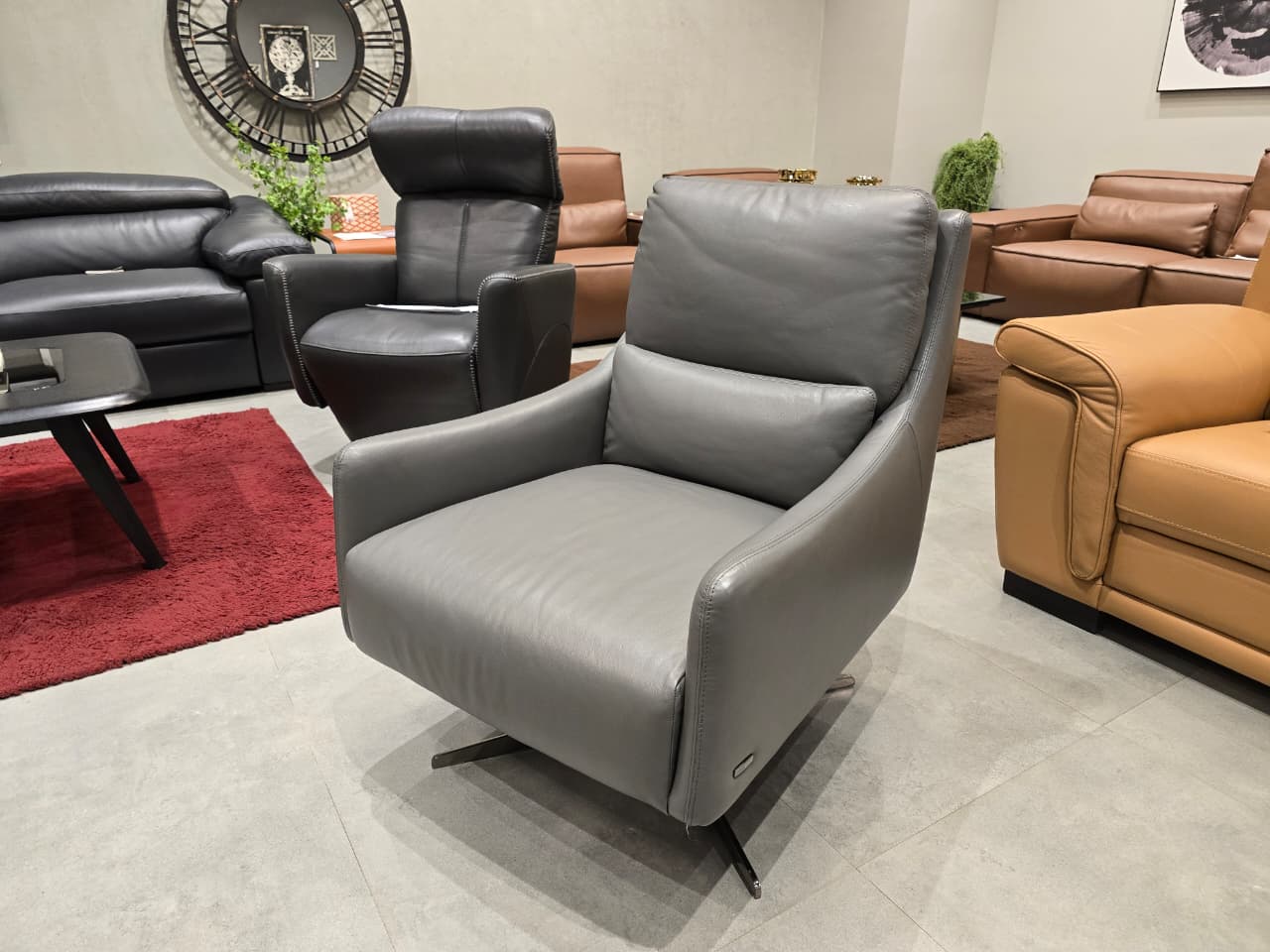 C065-066-14 - SWIVEL CHAIR - OUTLET