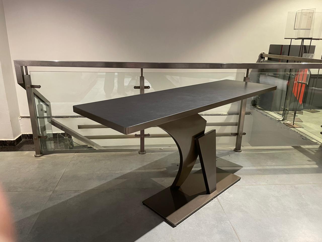 LC-149 - CONSOLE TABLE - WFD