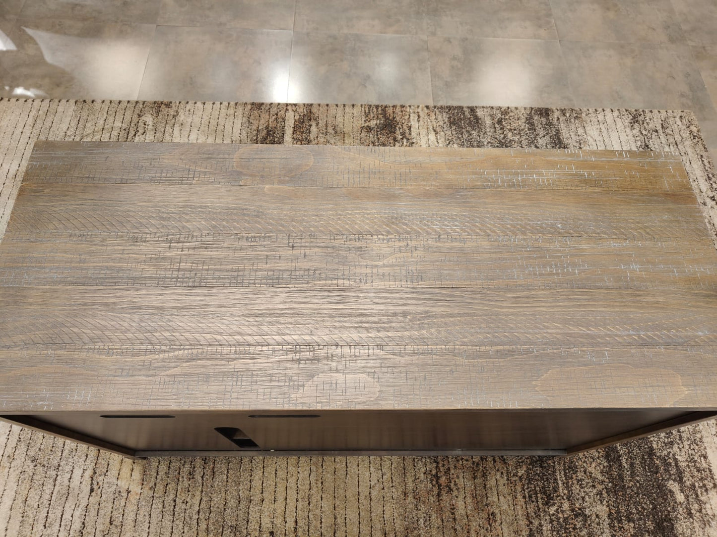 W556-28 - TV UNIT - BSK