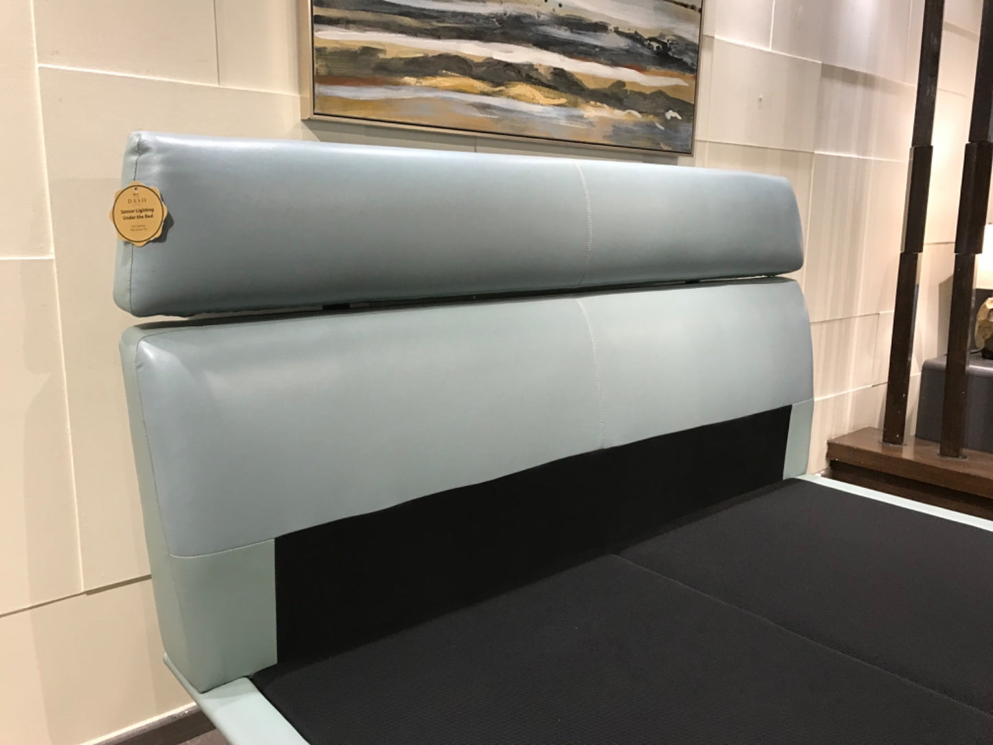 DC2201-18 - KING BED - BTM