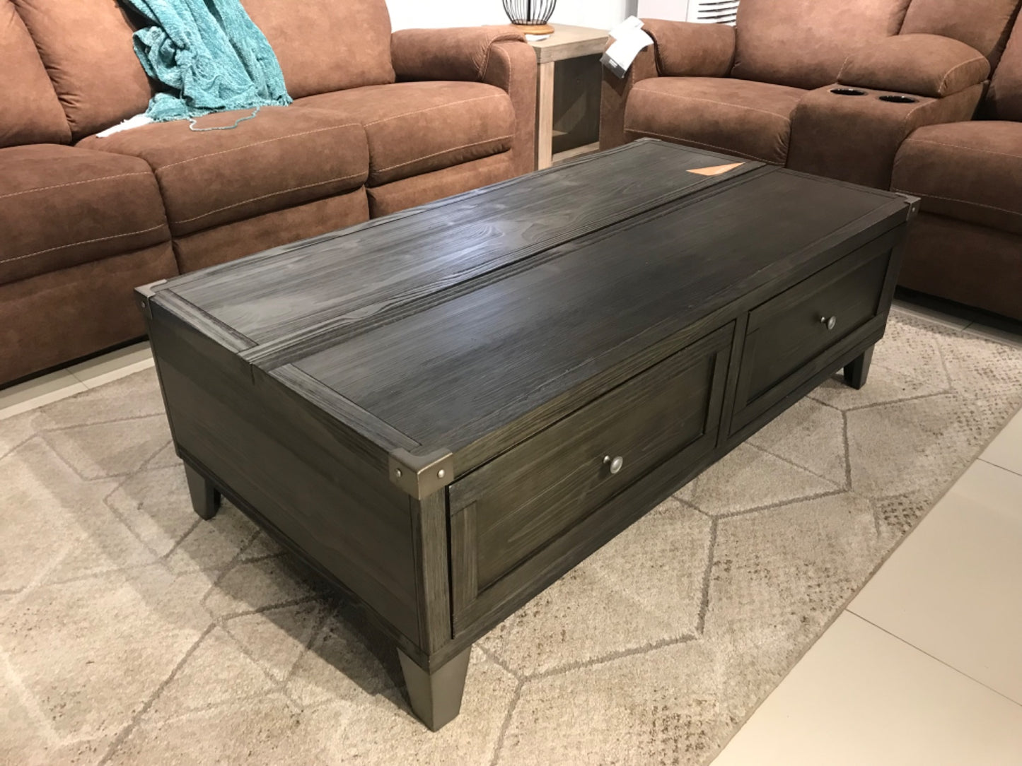 T901-9 - CENTRE TABLE - BTM