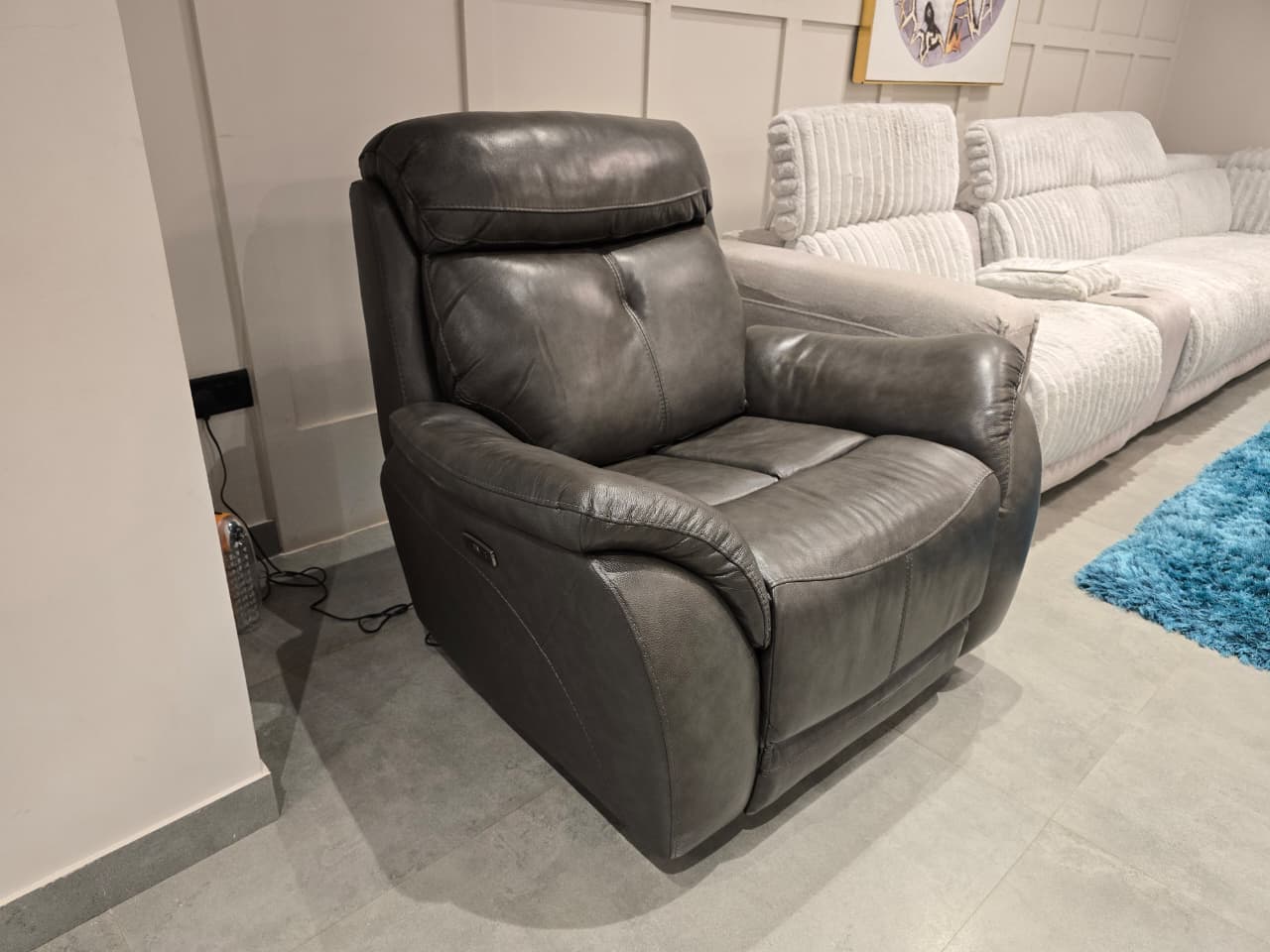 KM.167H - 1 SEATER RECLINER(ELECTRIC) - OUTLET