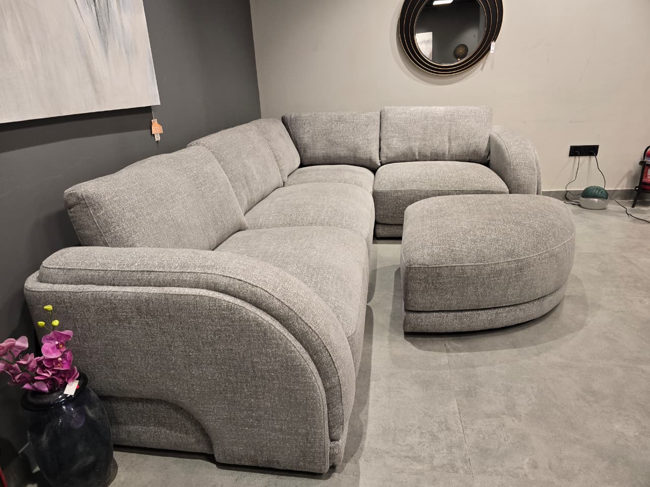 KF.8262B - CORNER SOFA+OTTOMAN - OUTLET