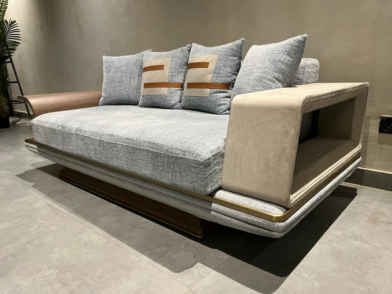 CARINA - 2.5 SEATER - HYD DASH(BESPOKE)