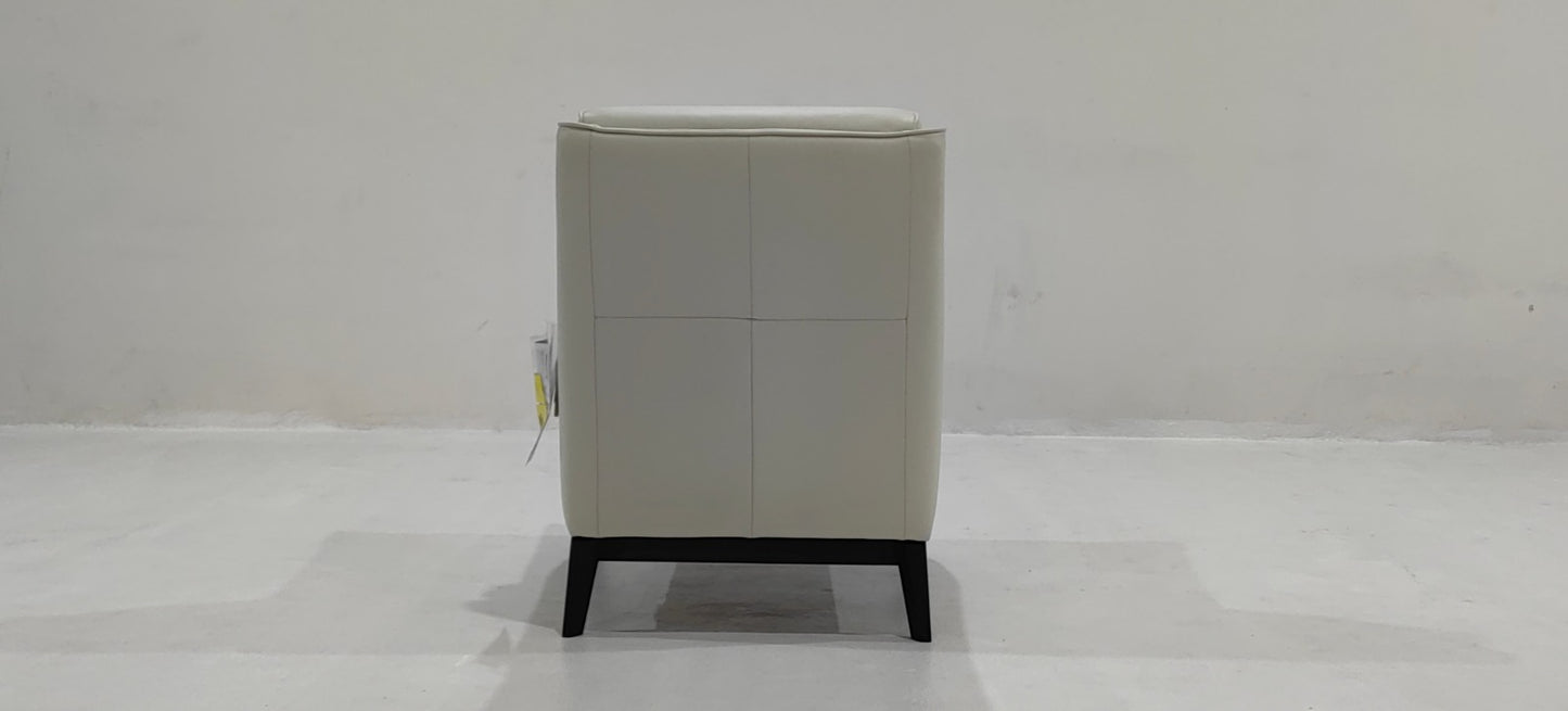 C011-003-10 - ARM CHAIR - BLR WH