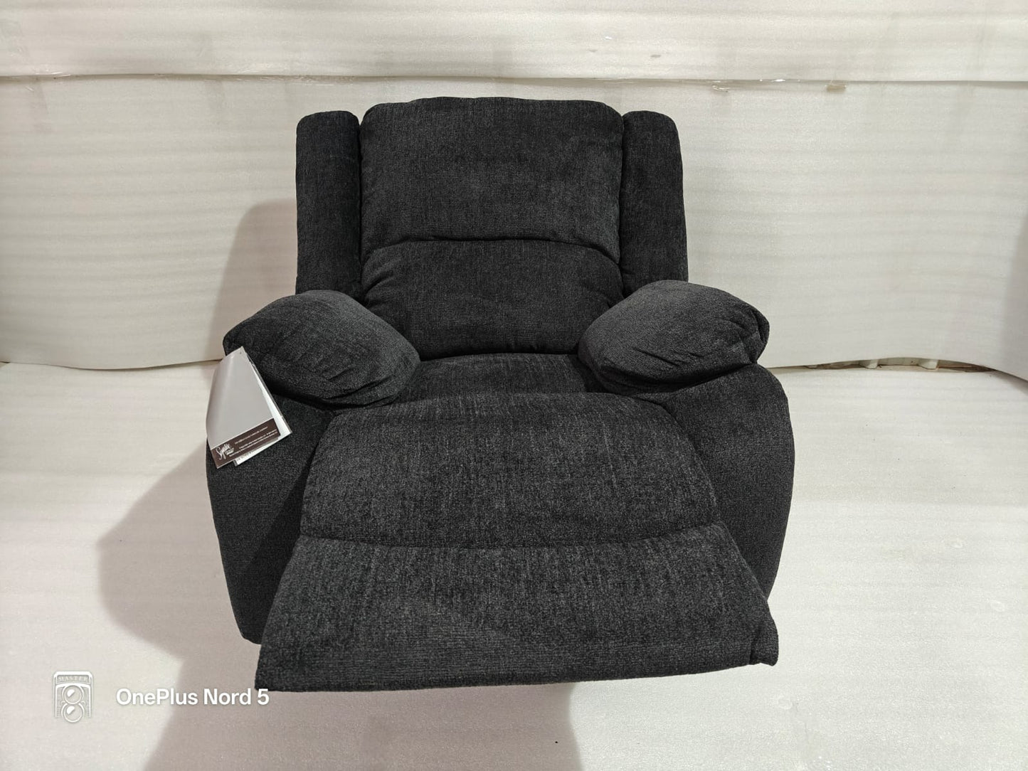 7650425 - 1 SEATER RECLINER(MANUAL) - HYD DASH(BESPOKE)
