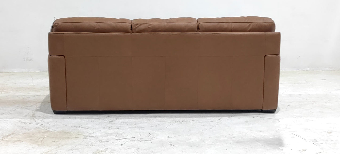 C241-064-AD07 - 3 SEATER - BLR WH