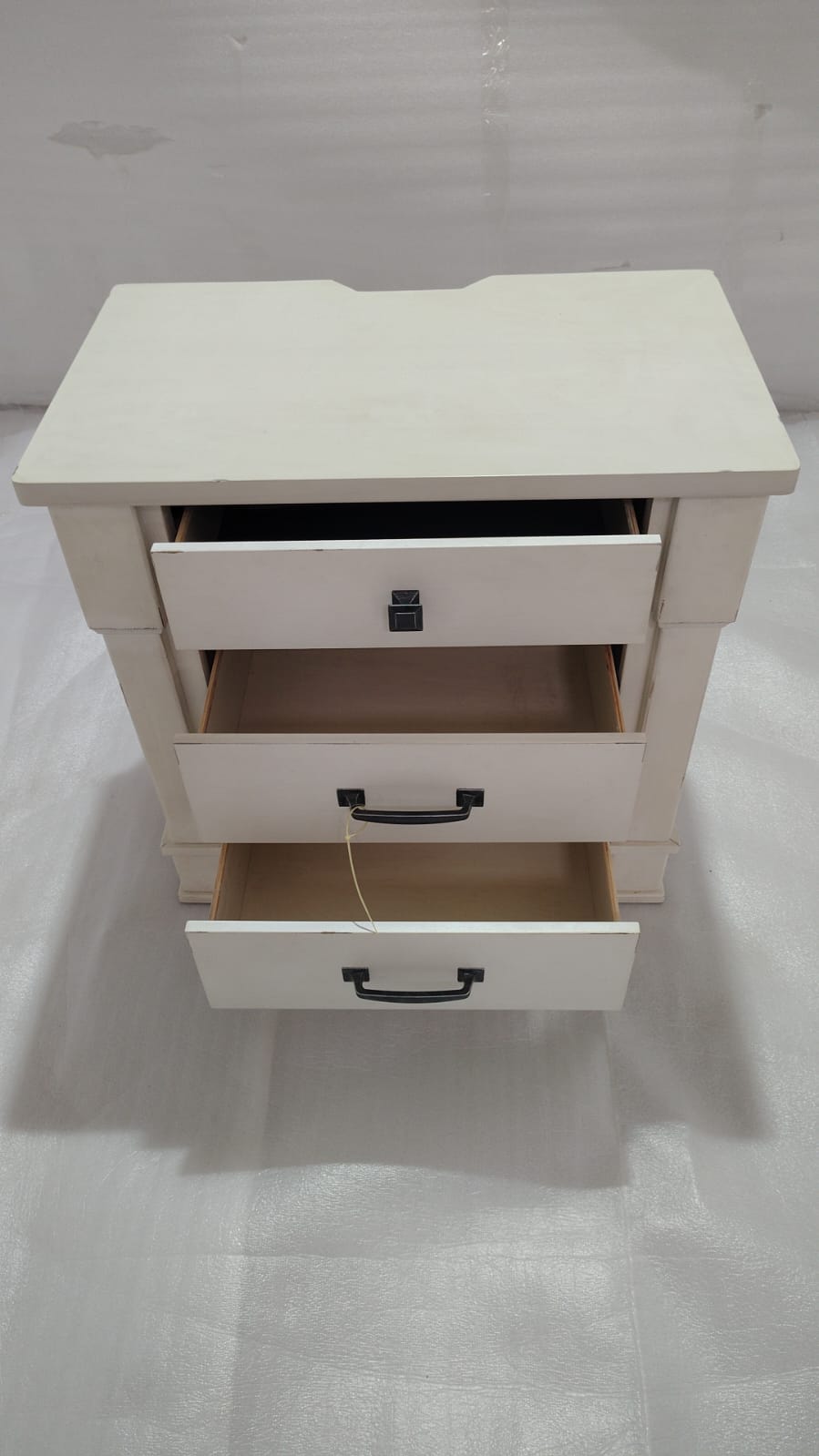B642-93 - NIGHTSTAND - HYD WH
