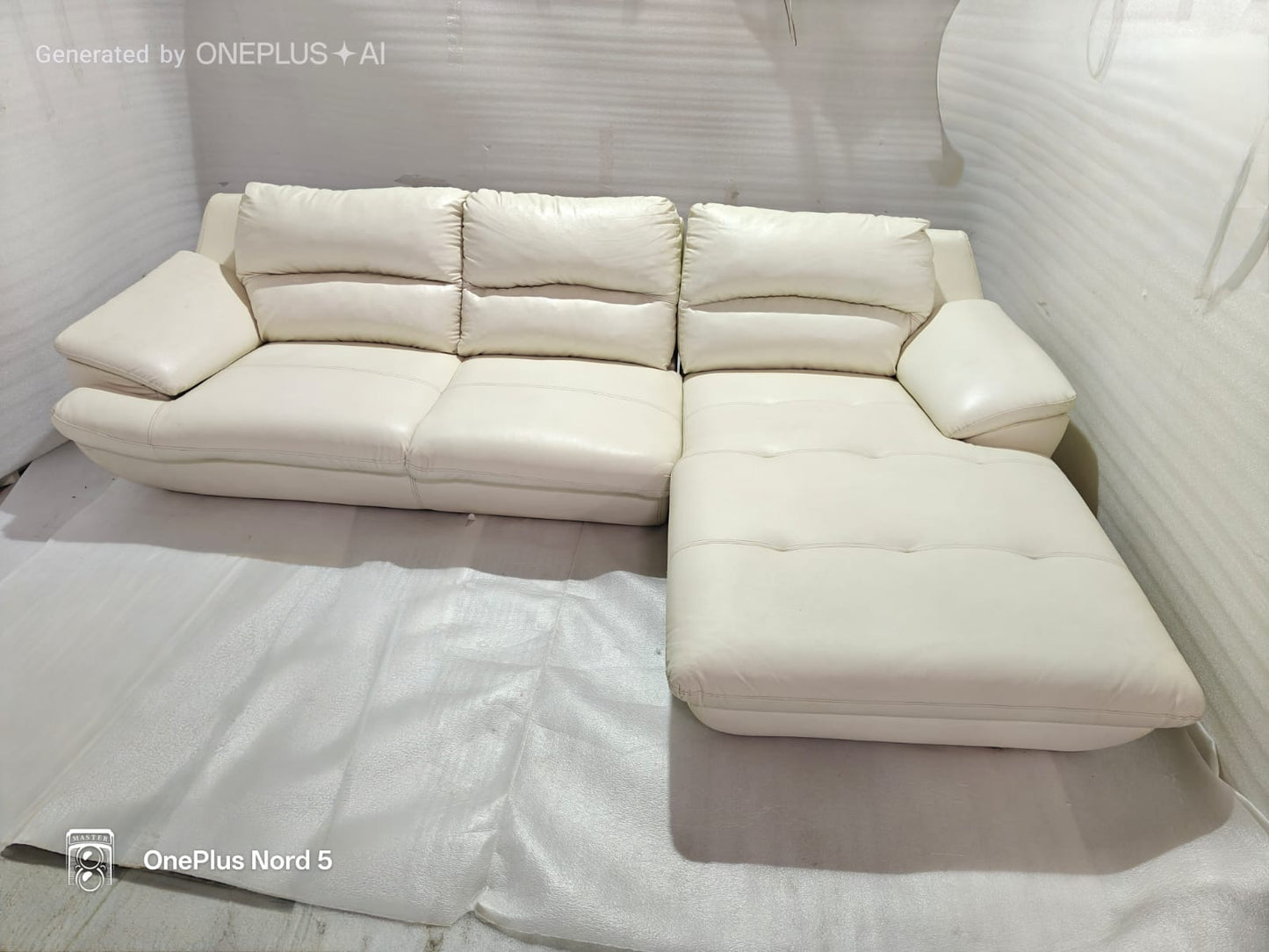 1235 - 3 SEATER+CHAISE - HYD WH