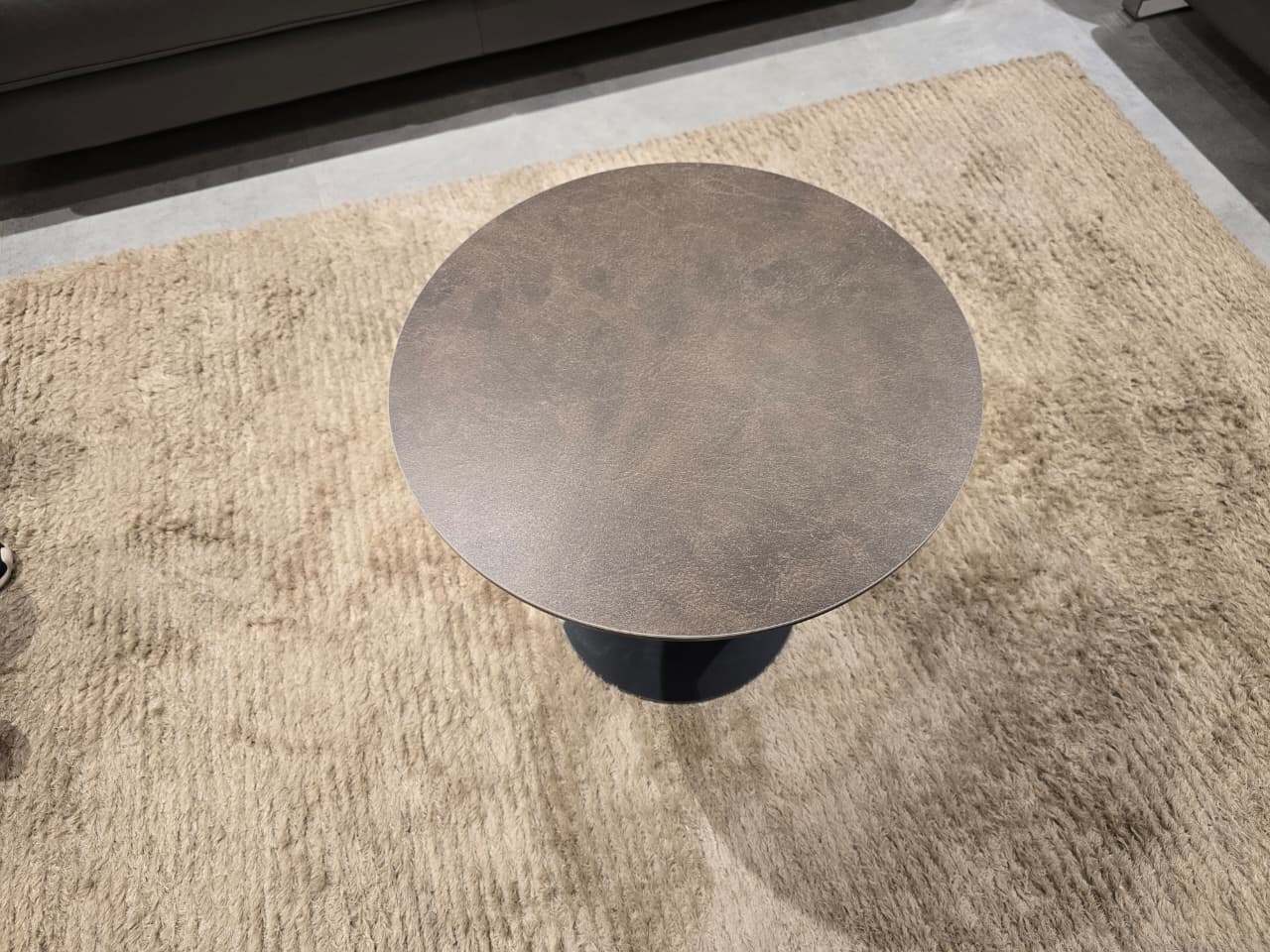VC9504-E - END TABLE - OUTLET