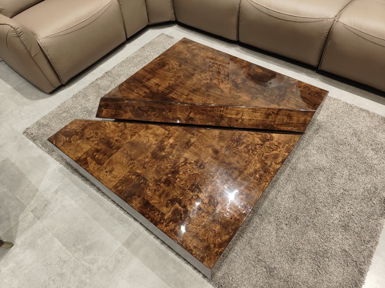 JAKARTA - COFFEE TABLE - OUTLET