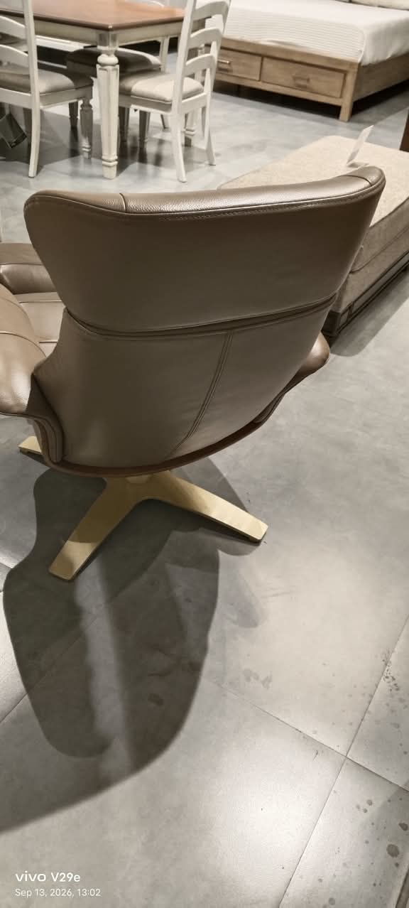 A928 - CHAIR+OTTOMAN - HYD DASH(BESPOKE)