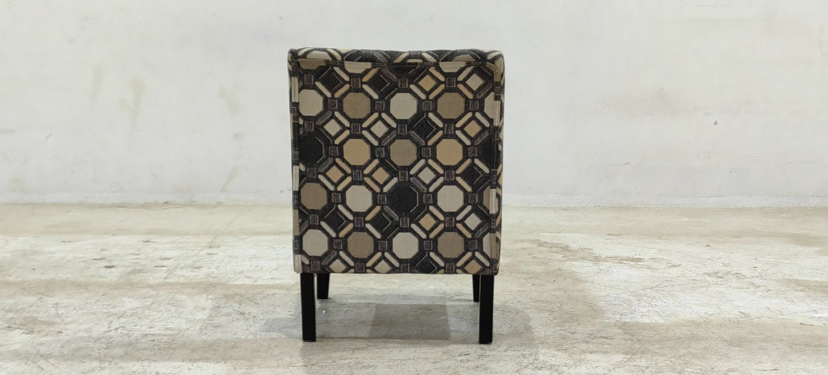 9910160(2) - ACCENT CHAIR - BLR WH