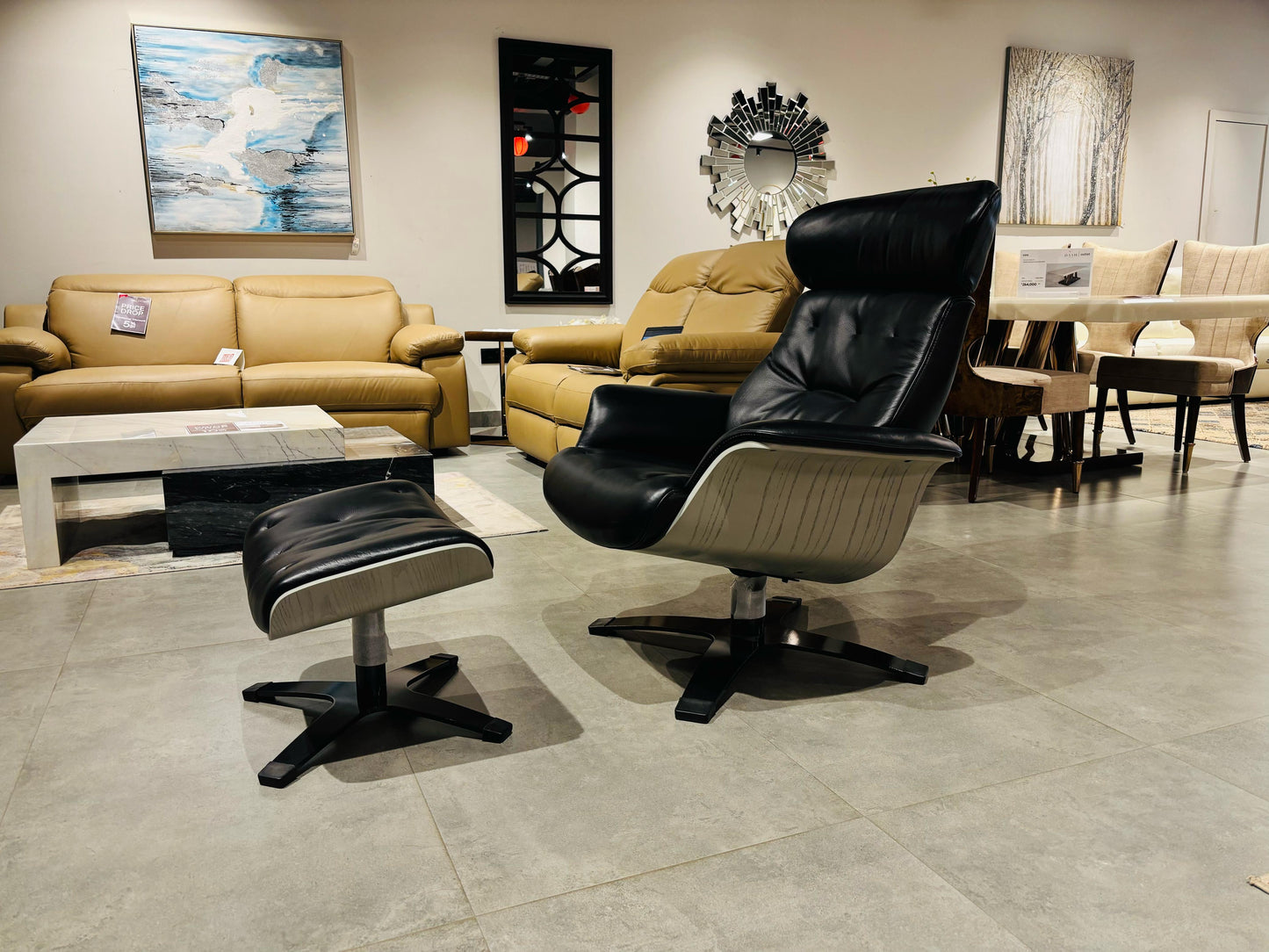 A938 - CHAIR+OTTOMAN - OUTLET