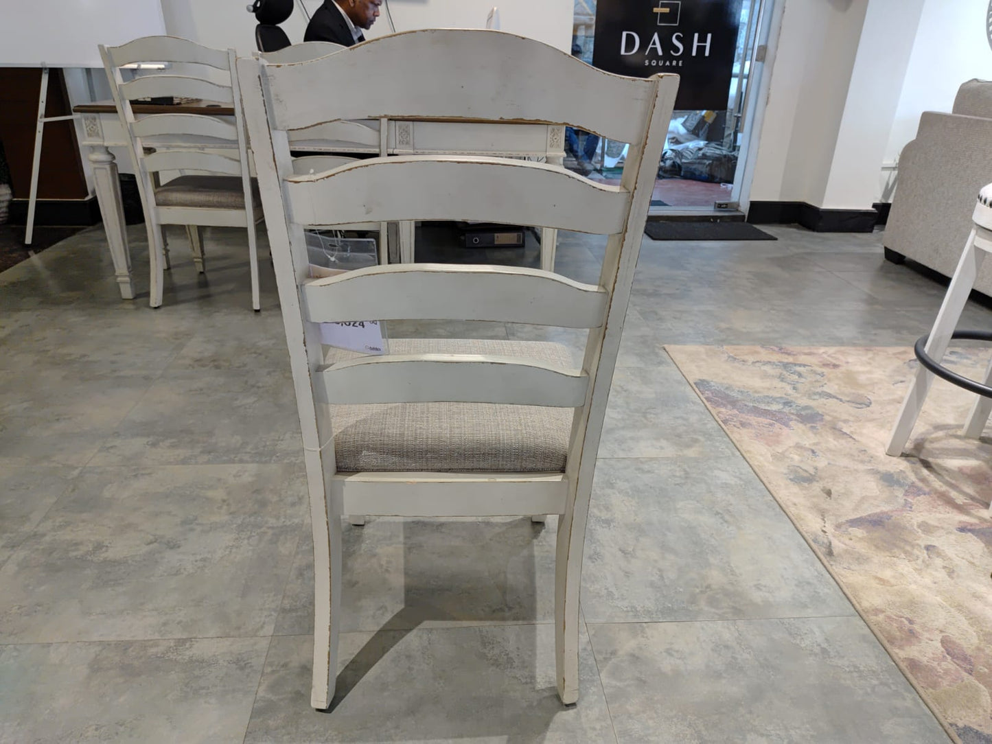 D743-01(3) - DINING CHAIR - BH