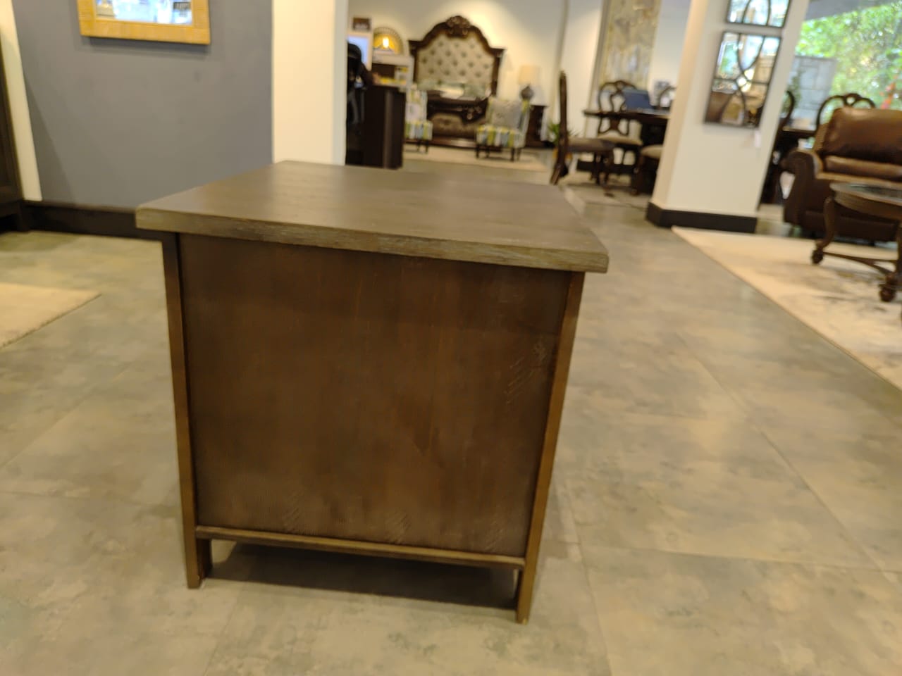 T446-3 - SIDE TABLE - BH