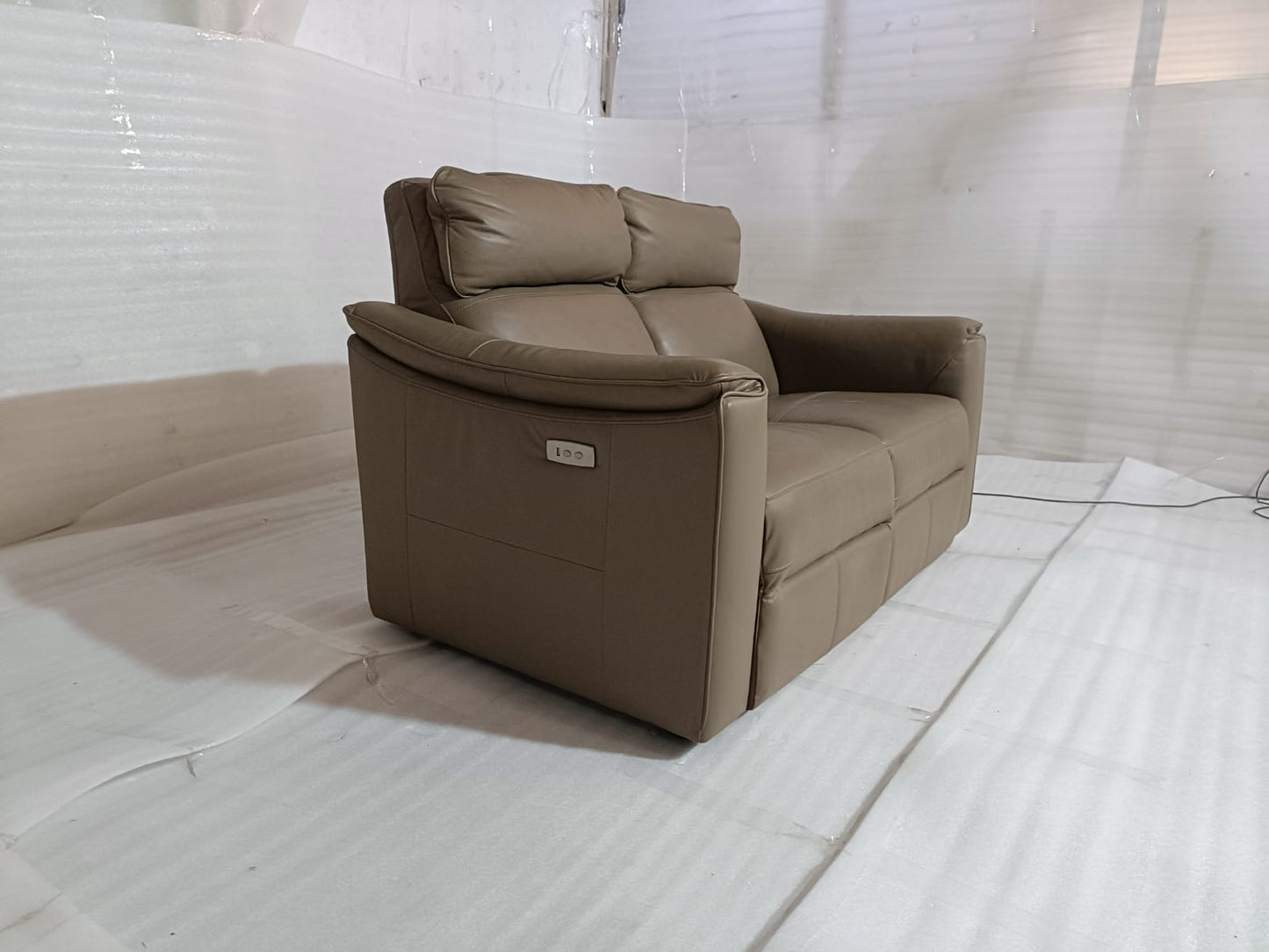5035 - 2 SEATER RECLINER(ELECTRIC) - BLR WH