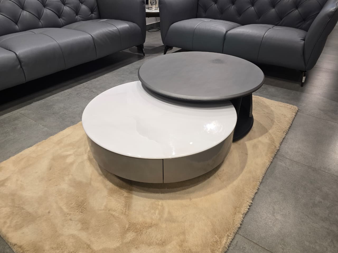 2312 - COFFEE TABLE - OUTLET