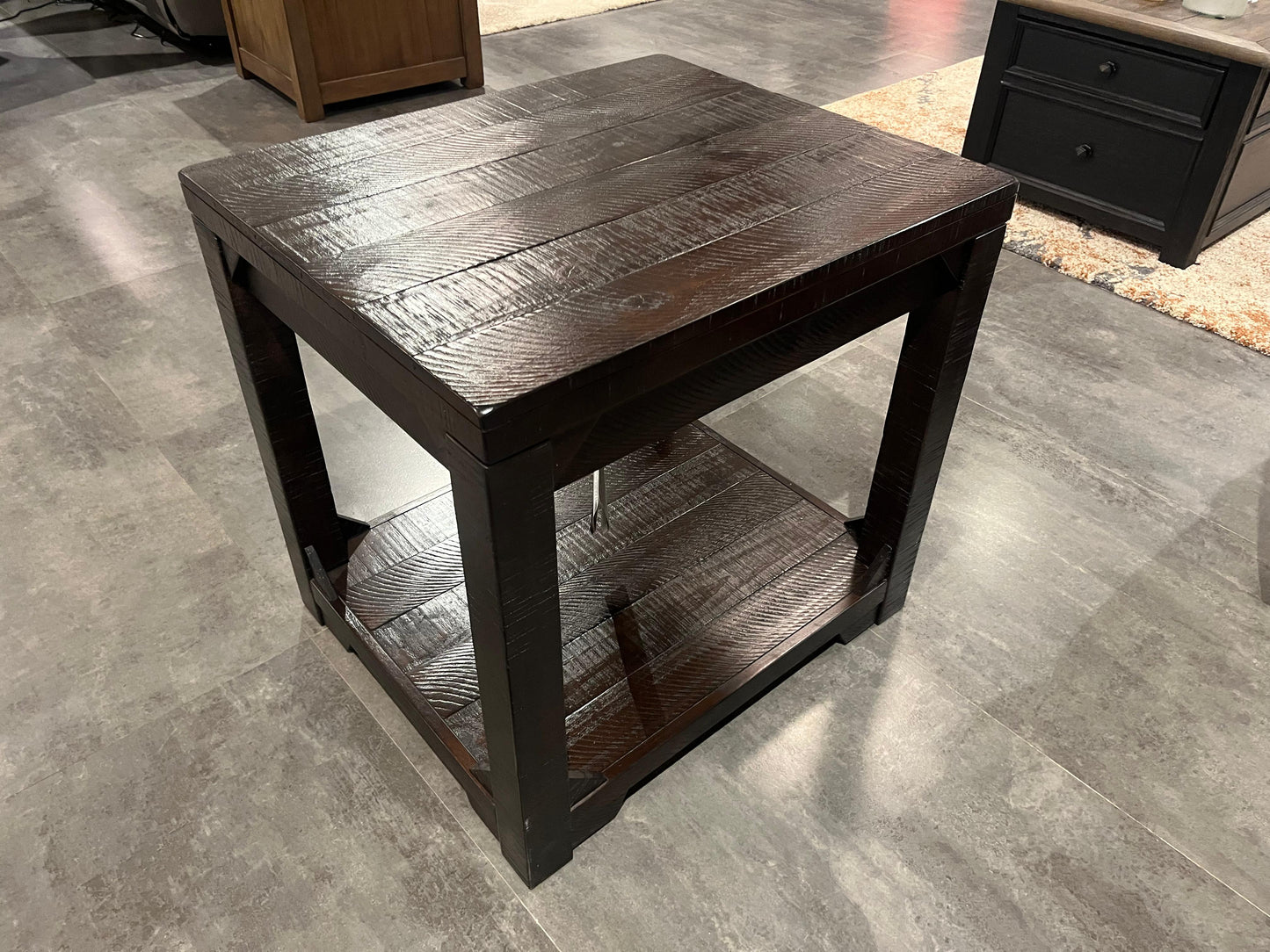 T745-3 - SIDE TABLE - NAR