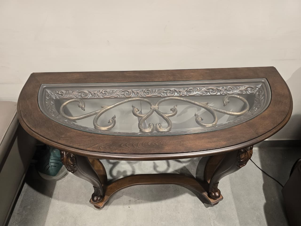 T499-4 - SOFA TABLE - OUTLET
