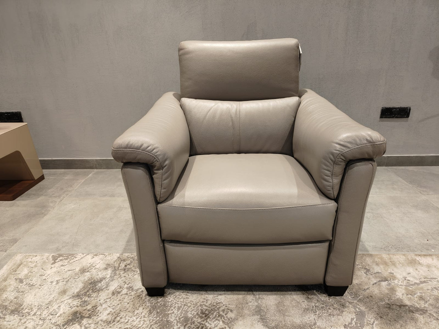 C068-A0BK - 3+2+1 SEATER RECLINER(ELECTRIC) - IND