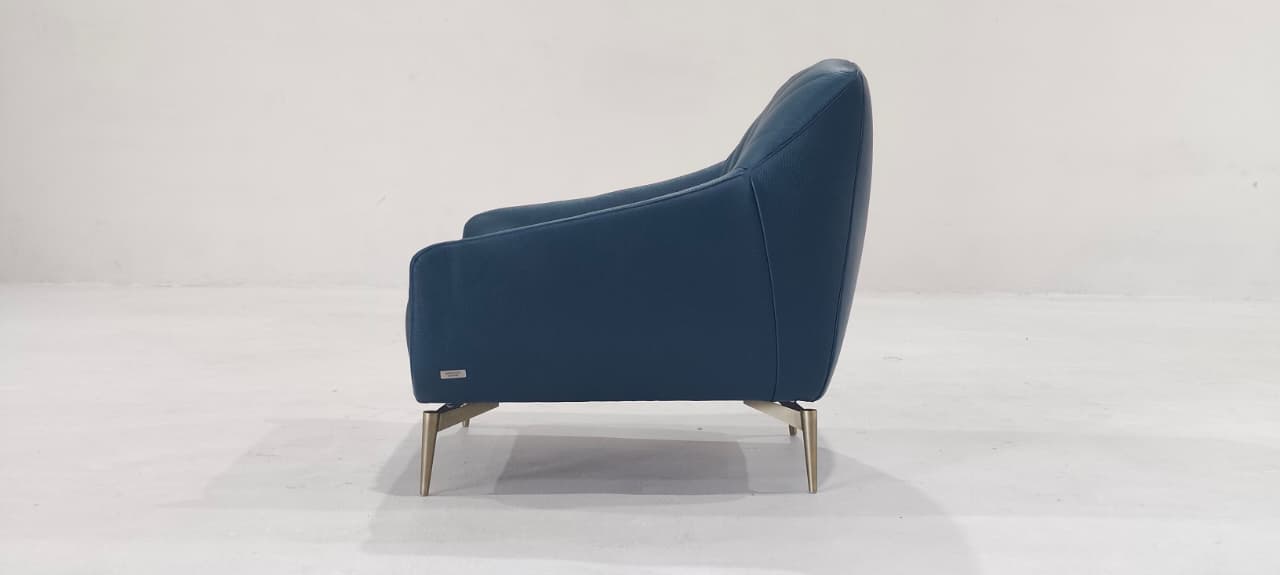 C014-233-14 - ARM CHAIR - BLR WH