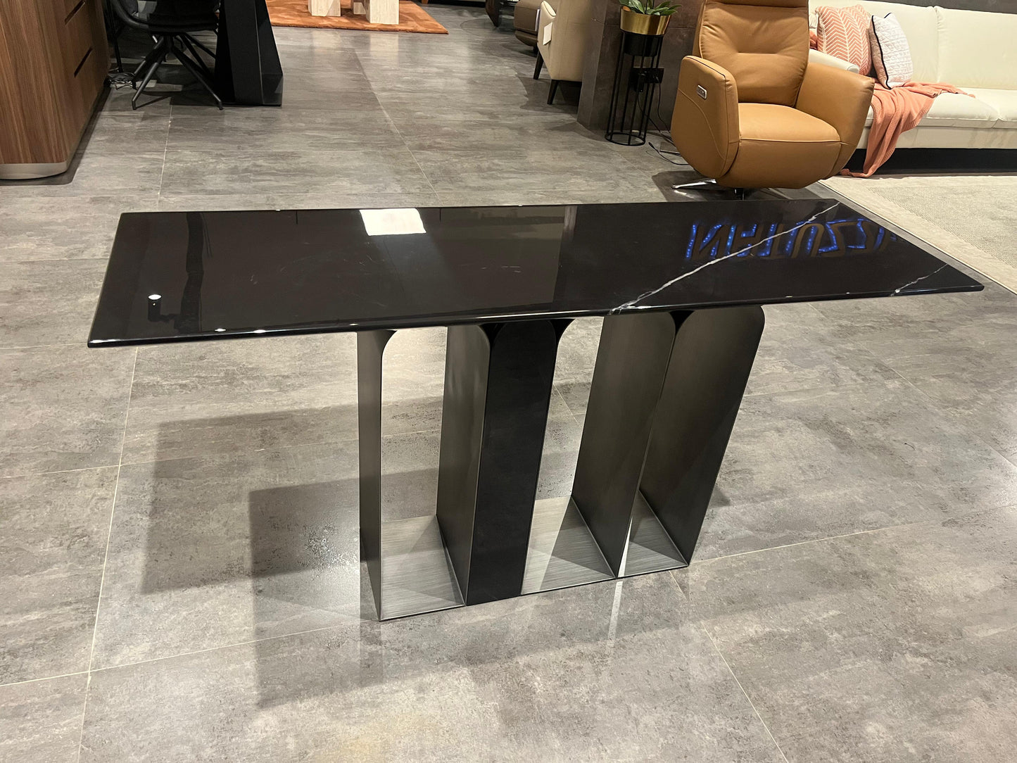 DT896-1 - CONSOLE TABLE - NAR