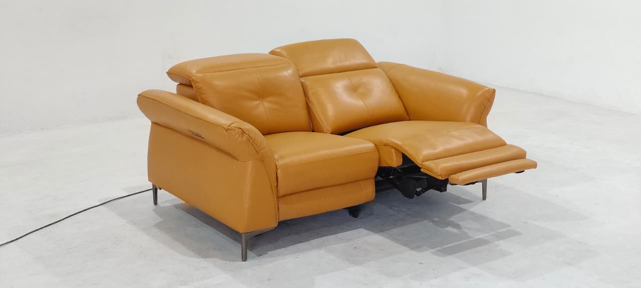 KM.5057(1) - 2 SEATER RECLINER(ELECTRIC) - OUTLET