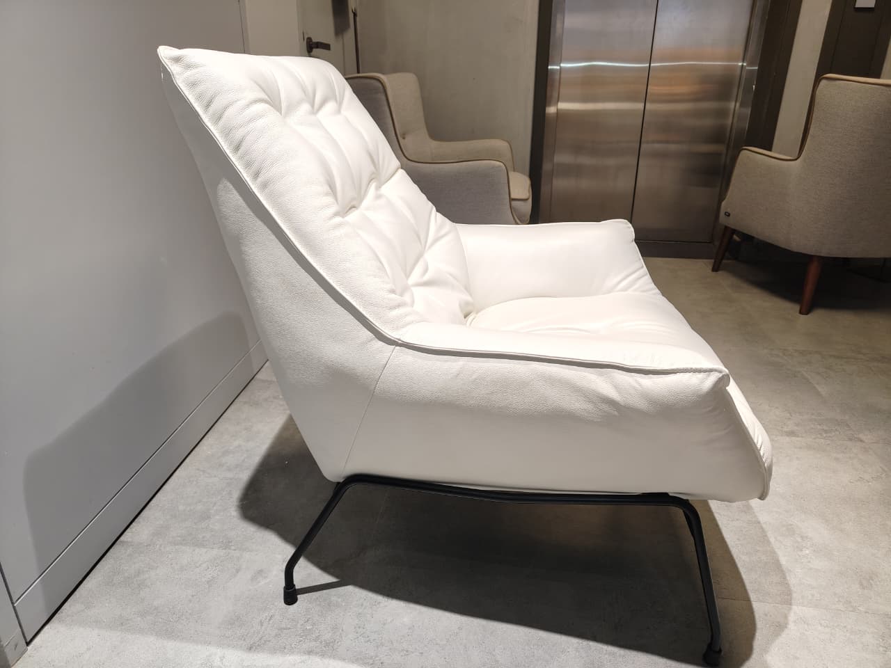 A1118 - ACCENT CHAIR - IND
