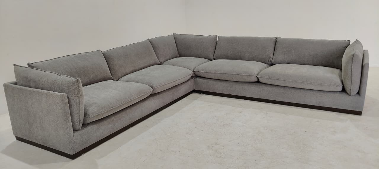 KF.1097(2) - 7 SEATER  - BLR WH