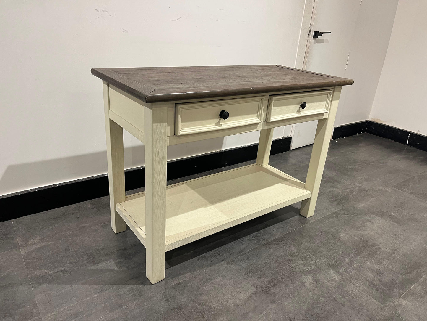 T637-4 - SOFA TABLE - NAR