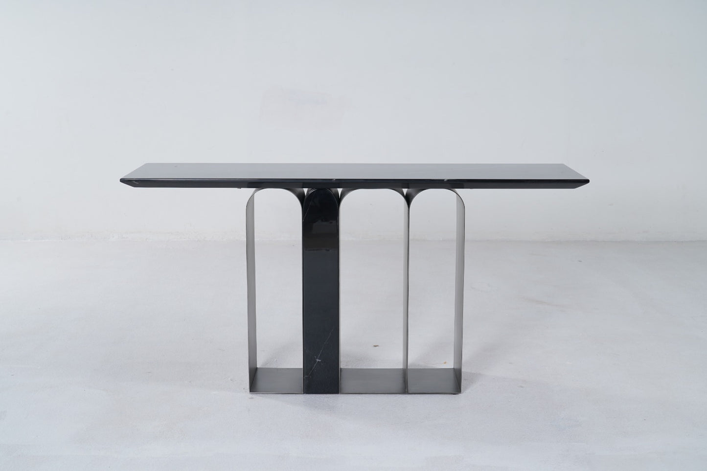 DT896-1(1) - CONSOLE TABLE - OUTLET