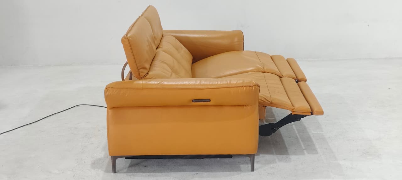 KM.5057 - 3 SEATER RECLINER(ELECTRIC) - OUTLET