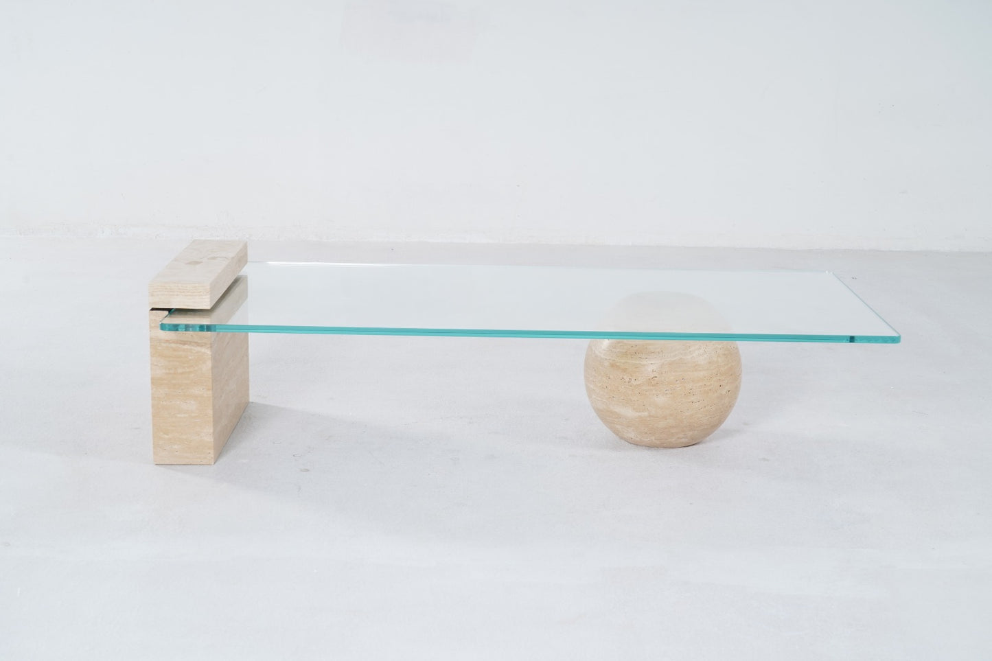 LC-167(1) - COFFEE TABLE - OUTLET