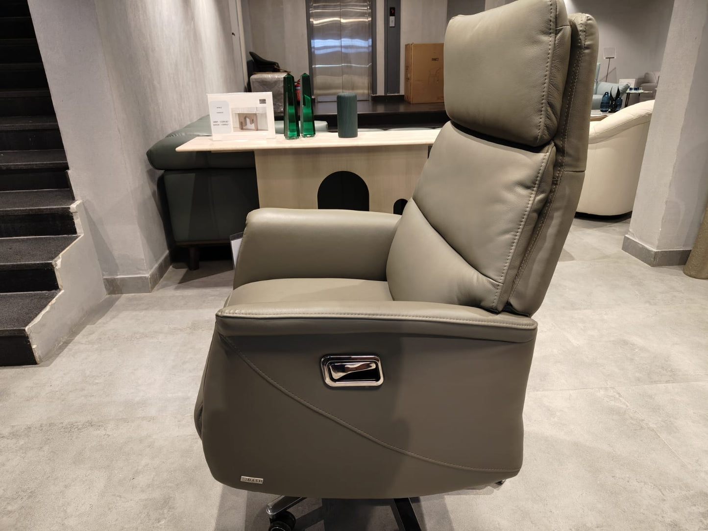 AW2206C-2 - 1 SEATER RECLINER(ELECTRIC) - IND