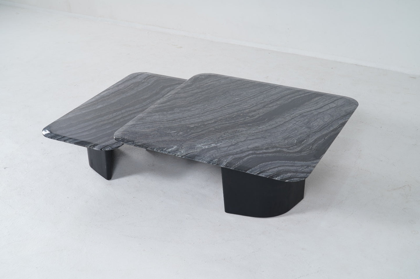 672(2) - COFFEE TABLE - BLR WH