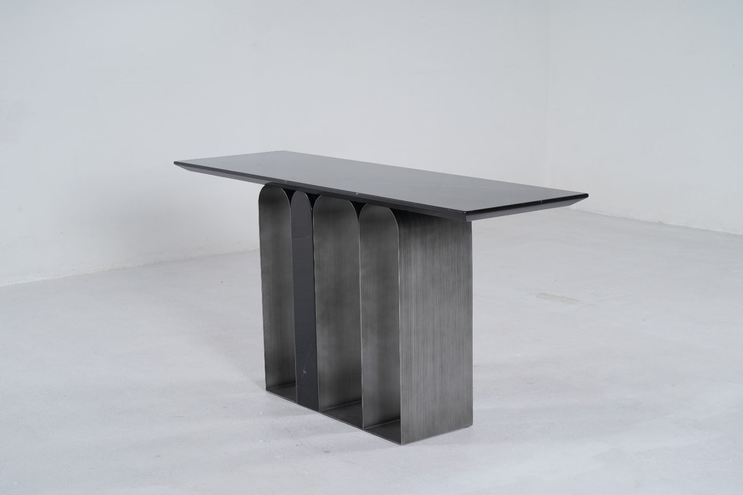 DT896-1(1) - CONSOLE TABLE - OUTLET