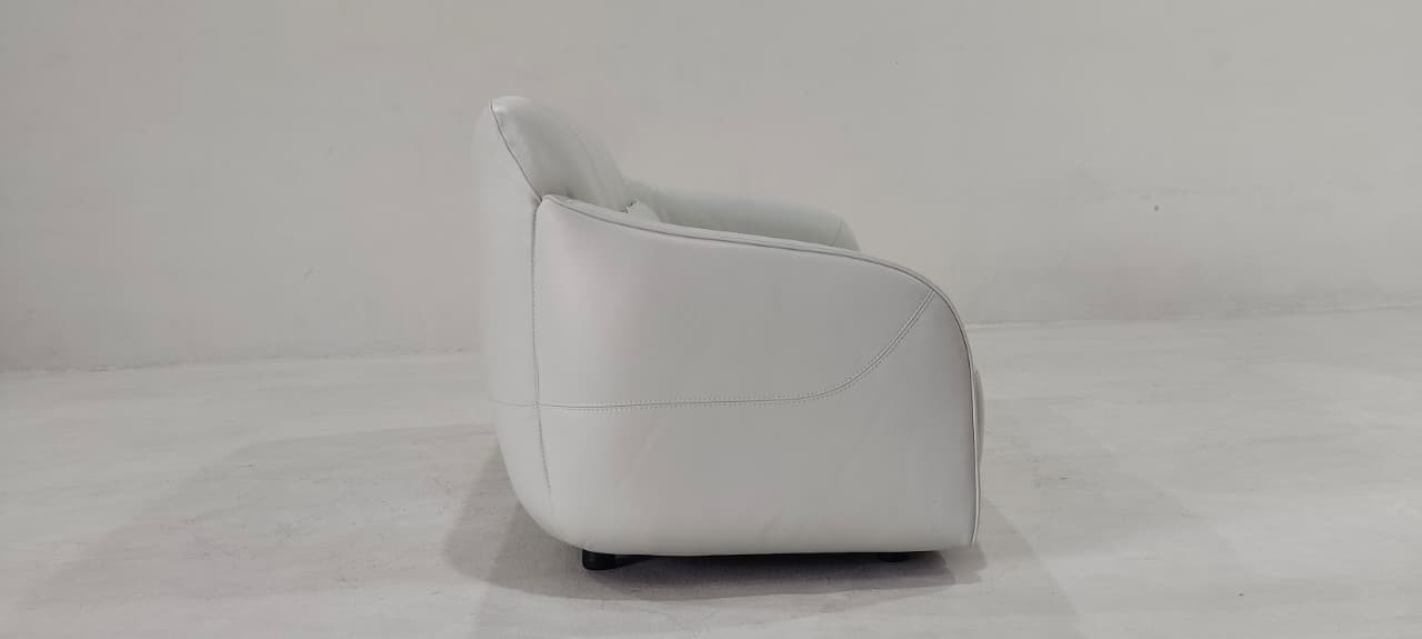 C250-009-20(2) - 3 SEATER - BLR WH