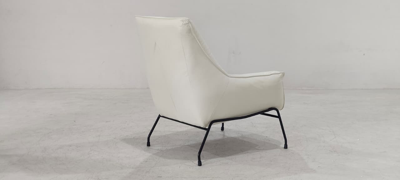 A1118(1) - ACCENT CHAIR - BLR WH