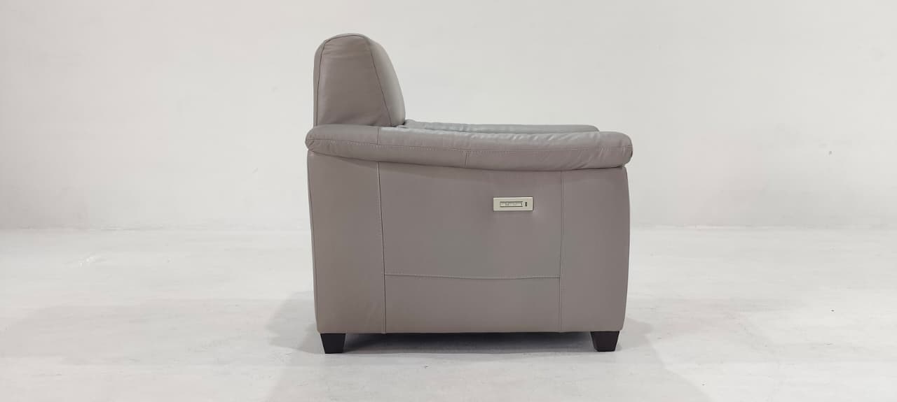 C068-N54-A0BK(2) - ARM CHAIR - BLR WH